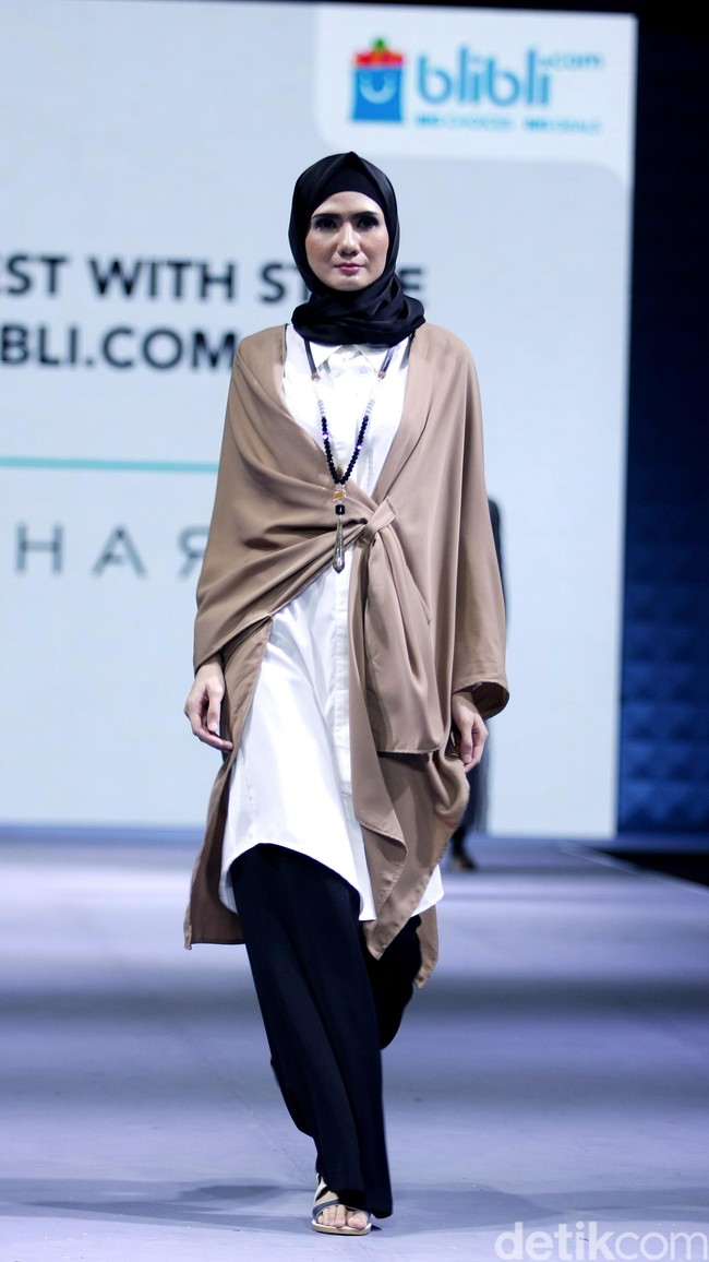 Jenahara for Blibli.com Muslim Fashion Festival 2016 at Plaza Selatan. Istora Senayan. Jakarta. [Foto: Mohammad Abduh/Wolipop]