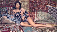 Dasom dan Soyou juga tak ketinggalan memamerkan kaki jenjang mereka. (Starship Entertainment)