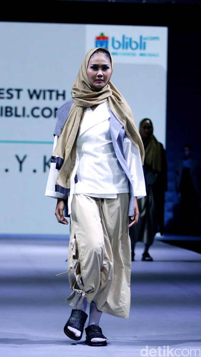 IKYK for Blibli.com Muslim Fashion Festival 2016 at Plaza Selatan. Istora Senayan. Jakarta. [Foto: Mohammad Abduh/Wolipop]