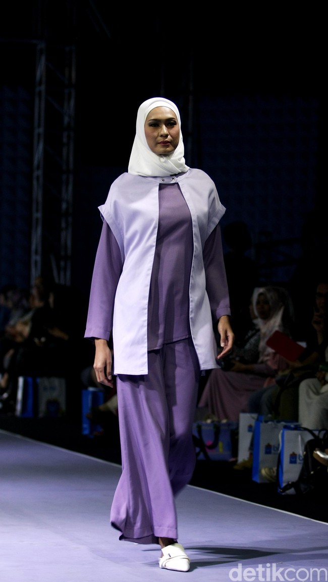 Restu Anggraini for Blibli.com Muslim Fashion Festival 2016 at Plaza Selatan. Istora Senayan. Jakarta. [Foto: Mohammad Abduh/Wolipop]