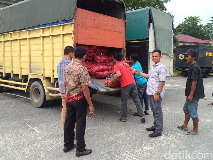 Polres Pelalawan Tangkap 12 Ton Bawang Merah yang Diduga Selundupan
