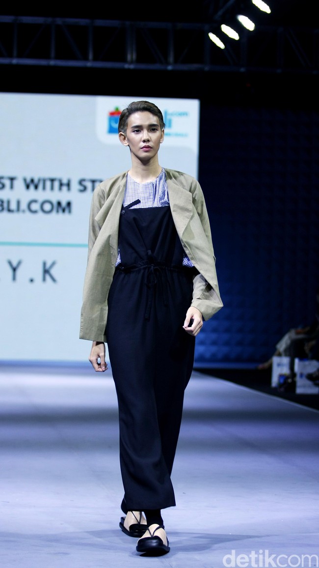 IKYK for Blibli.com Muslim Fashion Festival 2016 at Plaza Selatan. Istora Senayan. Jakarta. [Foto: Mohammad Abduh/Wolipop]