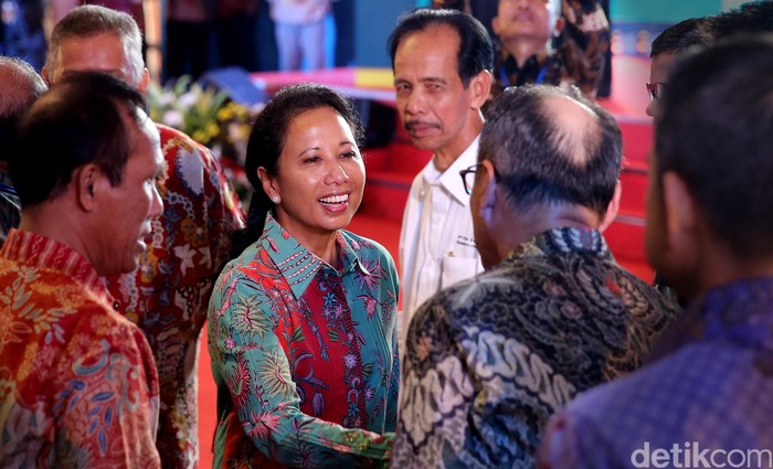 DPR Larang Menteri Rini ke Senayan, Bakal Berujung Reshuffle?