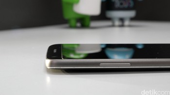 LG G5 lebih ke soal bisa diekspansi ketimbang modular. Prosesor atau kamera tak bisa diganti. Memang bisa menambah fungsionalitas baru seperti modul kamera atau musik, namun butuh biaya dan tak setiap orang siap mengeluarkan uang tambahan untuk fitur ekstra. Foto: detikINET - Anggoro Suryo Jati