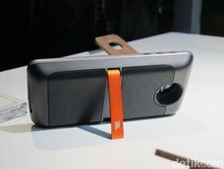 Moto Z: Ponsel Paling Tipis di Dunia