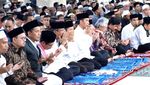 Jokowi Salat Tarawih di Kota Mataram
