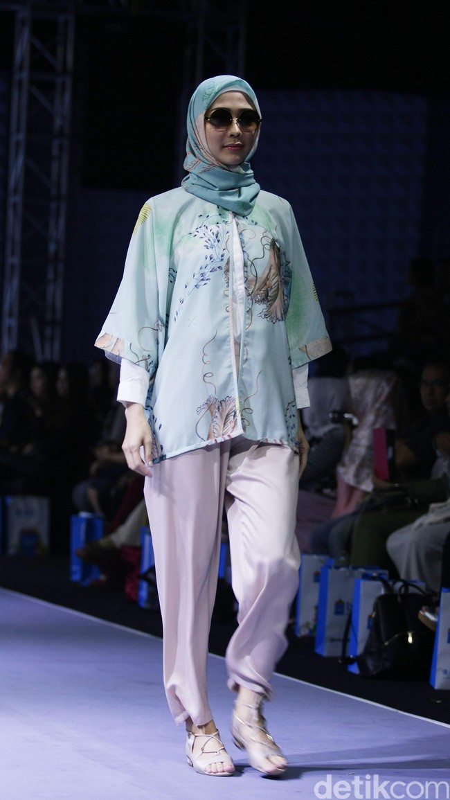 Ria Miranda for Blibli.com Muslim Fashion Festival 2016 at Plaza Selatan. Istora Senayan. Jakarta. [Foto: Mohammad Abduh/Wolipop]