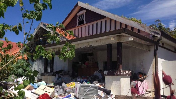 Penuh Timbunan Sampah Selama 2 Dekade, Rumah ini Dilelang Paksa
