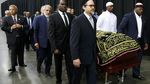 Jenazah Muhammad Ali Disalatkan