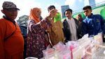 BPOM Uji Makanan Takjil di Pasar Benhil