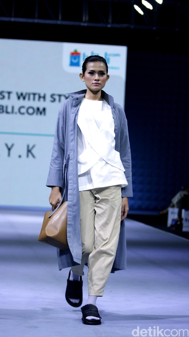 IKYK for Blibli.com Muslim Fashion Festival 2016 at Plaza Selatan. Istora Senayan. Jakarta. [Foto: Mohammad Abduh/Wolipop]