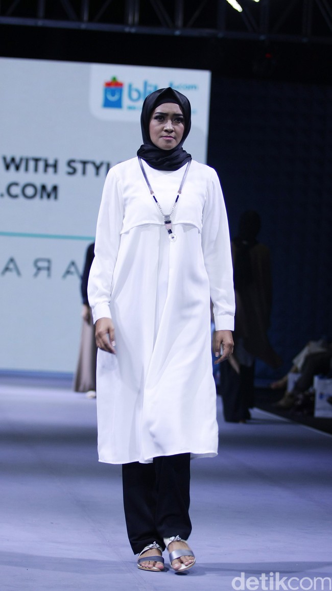 Jenahara for Blibli.com Muslim Fashion Festival 2016 at Plaza Selatan. Istora Senayan. Jakarta. [Foto: Mohammad Abduh/Wolipop]