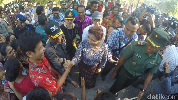 Tempuh Perjalanan 26 Jam, Menteri Susi Tiba di Lembata