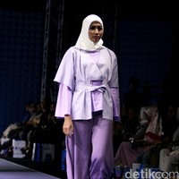 Restu Anggraini for Blibli.com Muslim Fashion Festival 2016 at Plaza Selatan. Istora Senayan. Jakarta. [Foto: Mohammad Abduh/Wolipop]