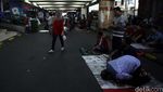 Masjid Penuh, Jemaah Salat Jumat di Pusat Perbelanjaan