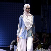 Ria Miranda for Blibli.com Muslim Fashion Festival 2016 at Plaza Selatan. Istora Senayan. Jakarta. [Foto: Mohammad Abduh/Wolipop]