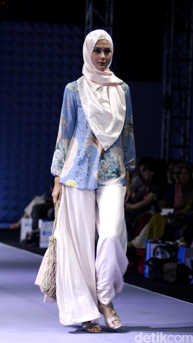 Ria Miranda for Blibli.com Muslim Fashion Festival 2016 at Plaza Selatan. Istora Senayan. Jakarta. [Foto: Mohammad Abduh/Wolipop]