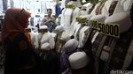 Pasar Tanah Abang Mulai Diserbu Pembeli