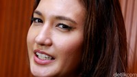 Namun, kakak dari Marcel dan Mischa Chandrawinata itu masih merahasiakan identitas kekasihnya tersebut. Pool/Palevi S/detikFoto.