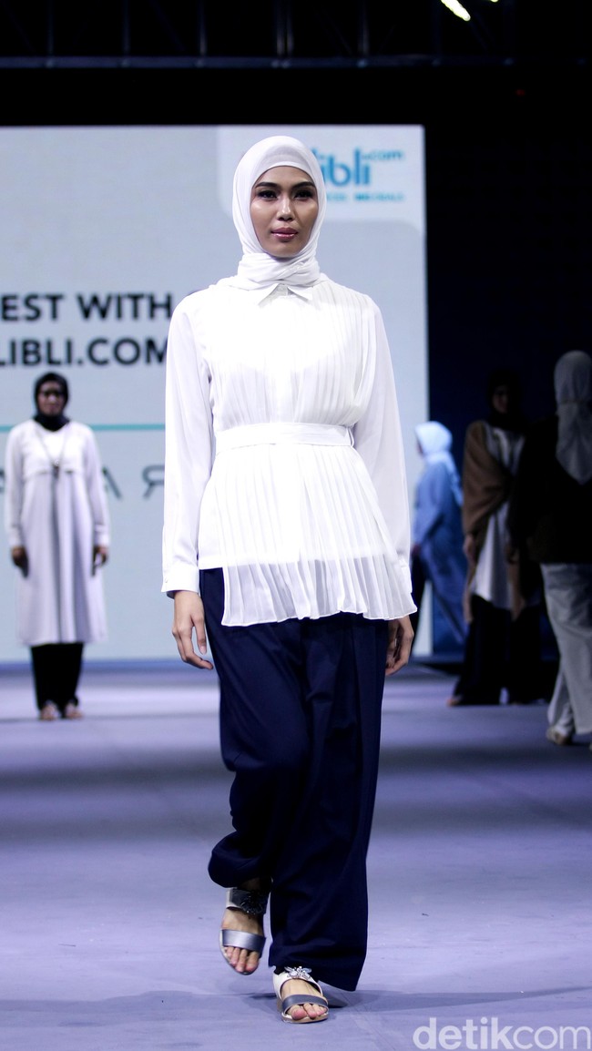 Jenahara for Blibli.com Muslim Fashion Festival 2016 at Plaza Selatan. Istora Senayan. Jakarta. [Foto: Mohammad Abduh/Wolipop]