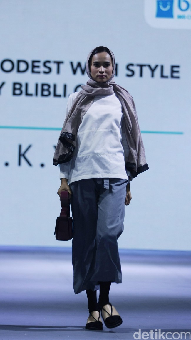 IKYK for Blibli.com Muslim Fashion Festival 2016 at Plaza Selatan. Istora Senayan. Jakarta. [Foto: Mohammad Abduh/Wolipop]