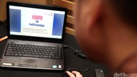 Media pembelajaran anti korupsi berbasis online yakni, portal anti corruption learning center (ACLC). 
