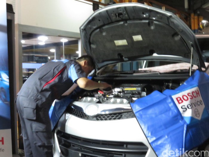 Trik Agar Aki Mobil Tak Ngadat