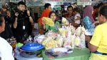BPOM Uji Makanan Takjil di Pasar Benhil