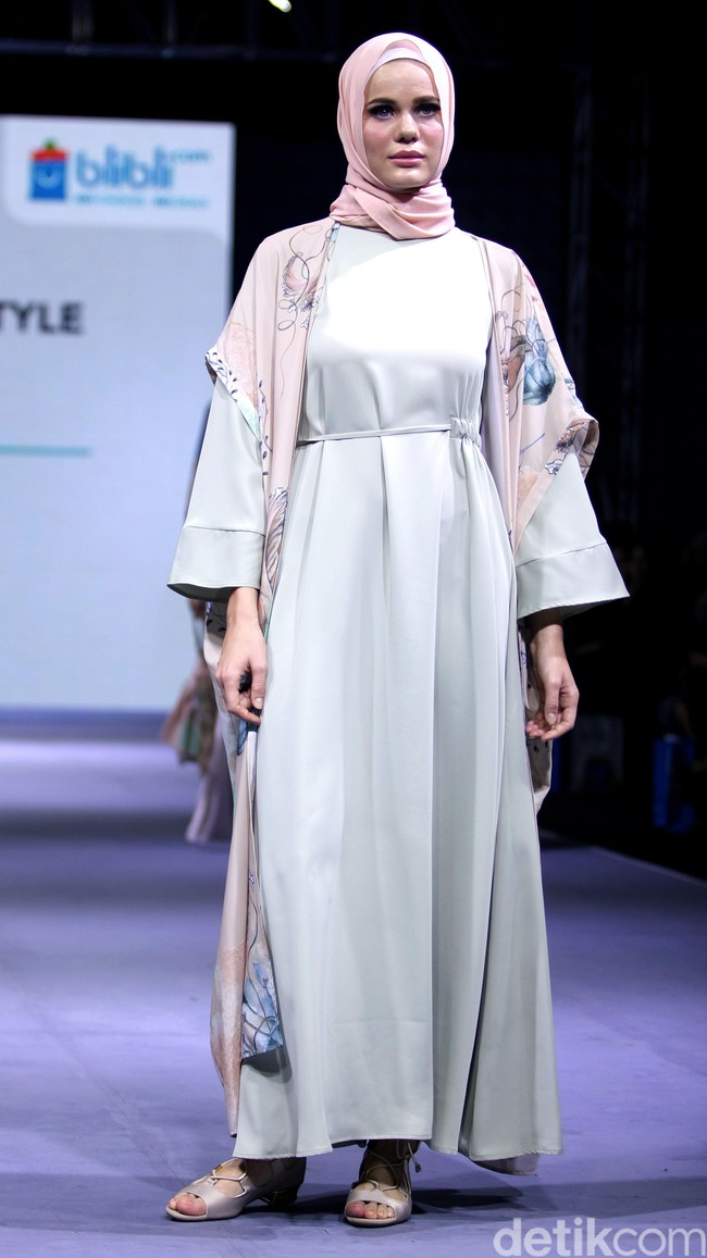 Ria Miranda for Blibli.com Muslim Fashion Festival 2016 at Plaza Selatan. Istora Senayan. Jakarta. [Foto: Mohammad Abduh/Wolipop]