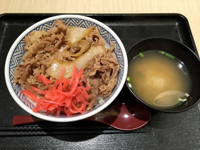 Larangan Kue Ultah Tak Bersertifikat Halal di Dcost dan Yoshinoya
