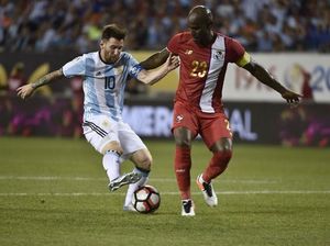 Messi Hat-trick, Argentina Lumat Panama 5-0