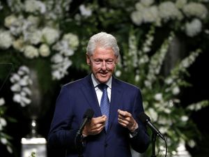 Novel Mencekam Bill Clinton Segera Terbit di Indonesia