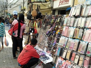 PKL Dekat Rumah Dinas Ridwan Kamil Kembali Menjamur, Ini Kata Satpol PP