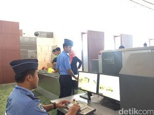 Simpan Sabu 1 Kg di Celana Dalam dan Sepatu, Pasutri Diringkus di Kualanamu
