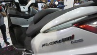 Motor ini memiliki kapasitas tangki bahan bakar terbesar di kelasnya yakni +/- 15 liter, juga ground clearance tertinggi di kelasnya yakni 132 mm. Dan, SYM MAXSYM 600i dilengkapi juga dengan bagasi yang sangat besar.
