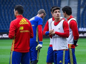 Bellerin Sempat Sudah Siap-Siap Liburan, Kini Songsong Euro Pertamanya