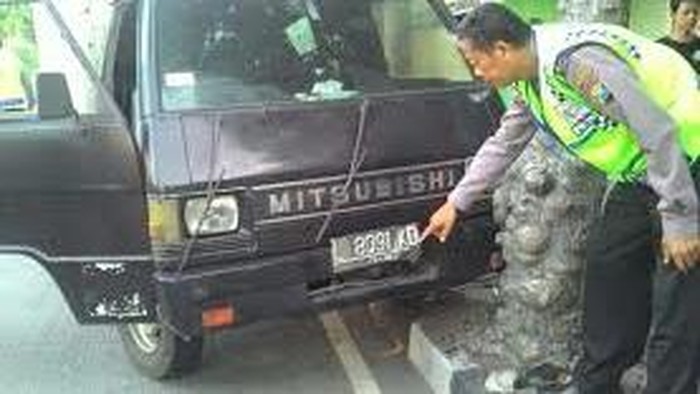 Mobil Boks ini Gagal Dicuri Berkat Satpam