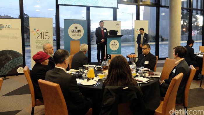 Berbuka Bersama dengan Tokoh Lintas Agama untuk Dekatkan Islam di Victoria