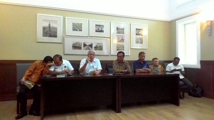 Tambang Emas Liar di Pulau Buru Ini Tetap Ditutup Sampai Tertib