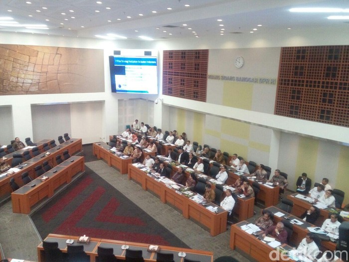 4 Menko Kumpul di DPR Bahas APBN-P 2016