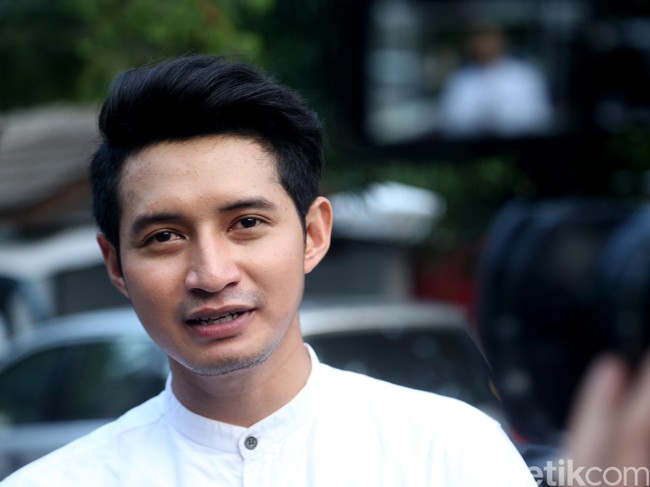 Sederet Teror yang Dilakukan Fans Halu ke Chand Kelvin