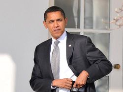 Obama Ketika Masih Lengket dengan BlackBerry