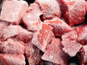 5 Cara Cepat Mencairkan Daging Kurban dari Freezer Agar Siap Dimasak