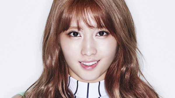 Cute! Saat Momo Twice Ajarkan Gerakan Fitness Sederhana