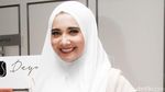 Zaskia Sungkar Manis dengan Hijab Sederhana