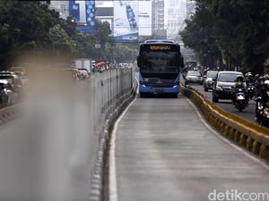 Hanya Mobil Berpelat RI Boleh Lewat Busway, Gubernur Dilarang