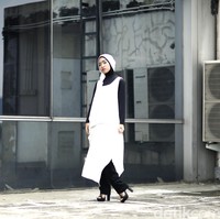 Wardrobe: HIJUP. Fotografer: Reno (Detikcom). Makeup Artist: Wardah Beauty. Stylist: Alissa Safiera & Kiki Oktaviani. Hijab Stylist: Arina Yulistara. Model:  Denta Haritsa Apriliana
