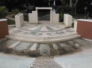 Serunya Menanti Waktu Berbuka Sambil Berjalan-Jalan di Taman Kuno Wilhelmina Park