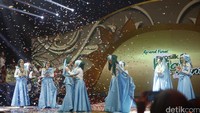 Denta mendapat ucapan selamat.