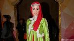 Desy Ratnasari Bergaya dengan Busana Muslim ala Hanbok, Love It?